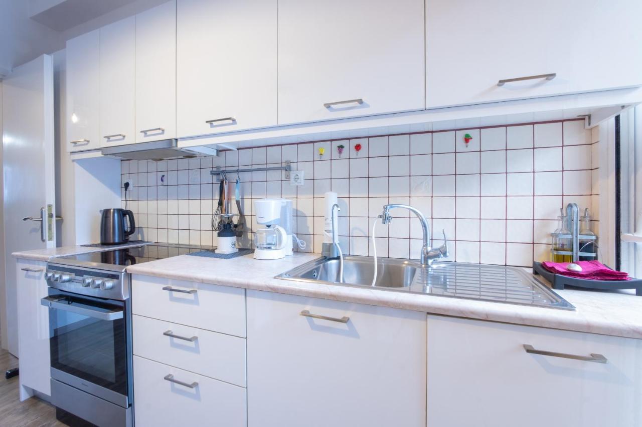 Apartment With Parking Near Medical Center เอเธนส์ ภายนอก รูปภาพ